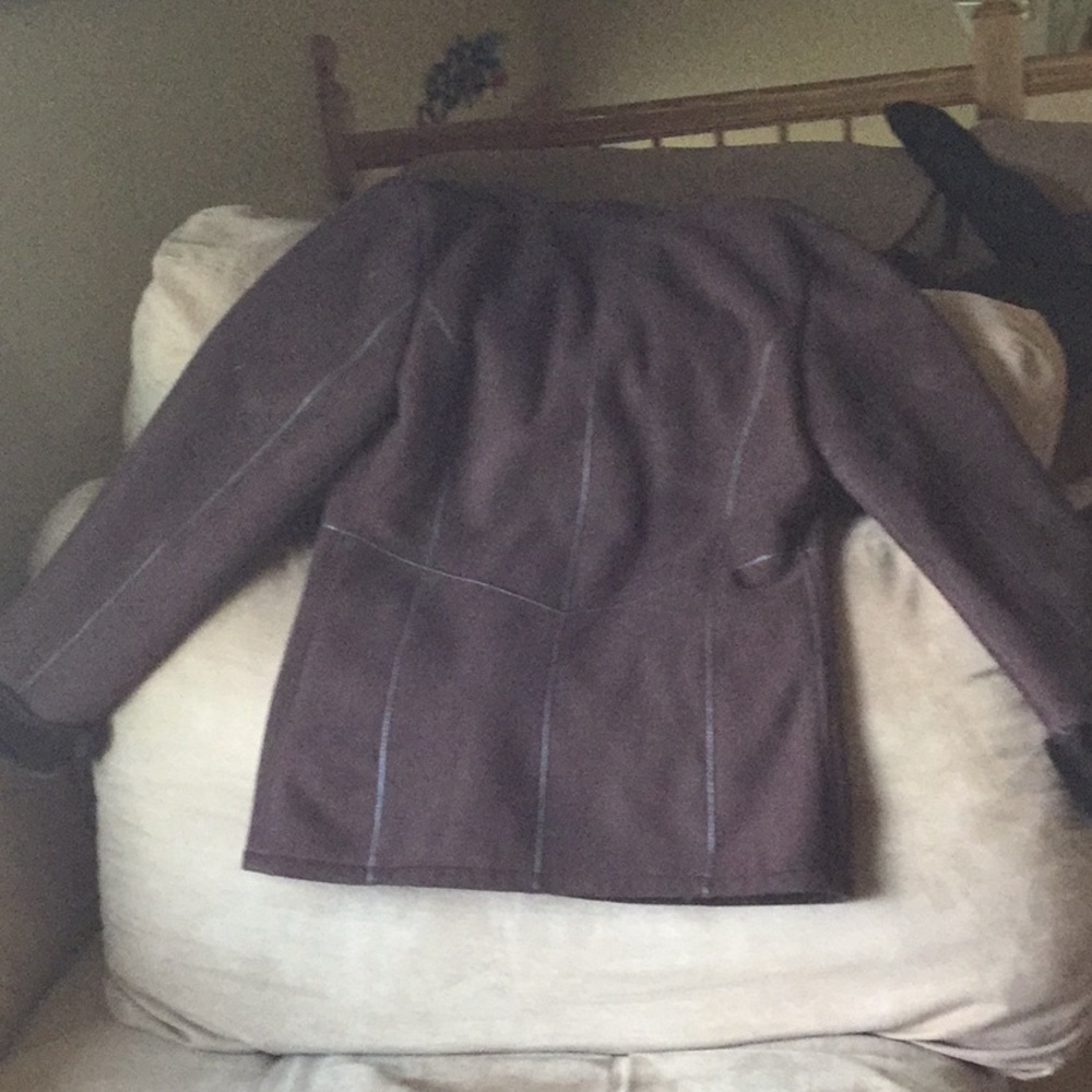 100% Polyester Jacket - Picture 2 of 3